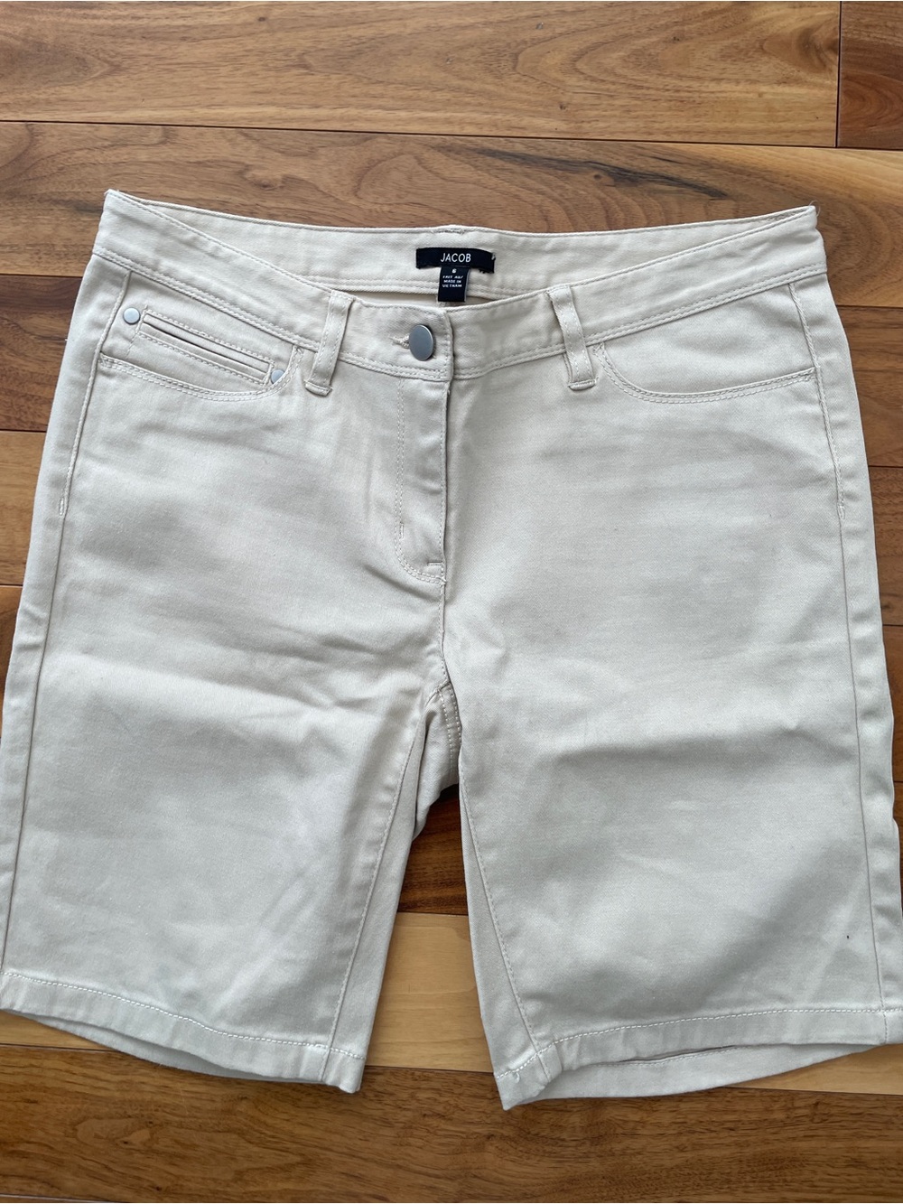 JACOB Cream Women's Bermuda Shorts